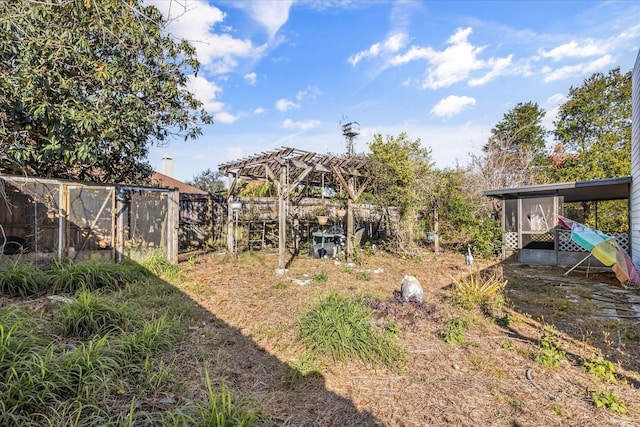 view of yard featuring a pergola