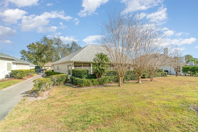 view of front of home featuring a front yard