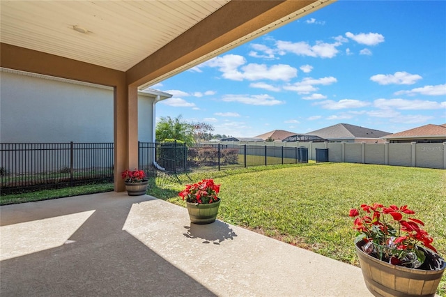 view of yard featuring a patio