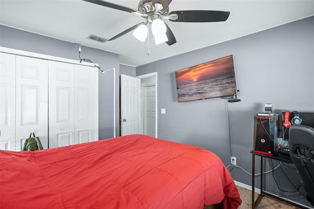 bedroom featuring carpet floors and ceiling fan