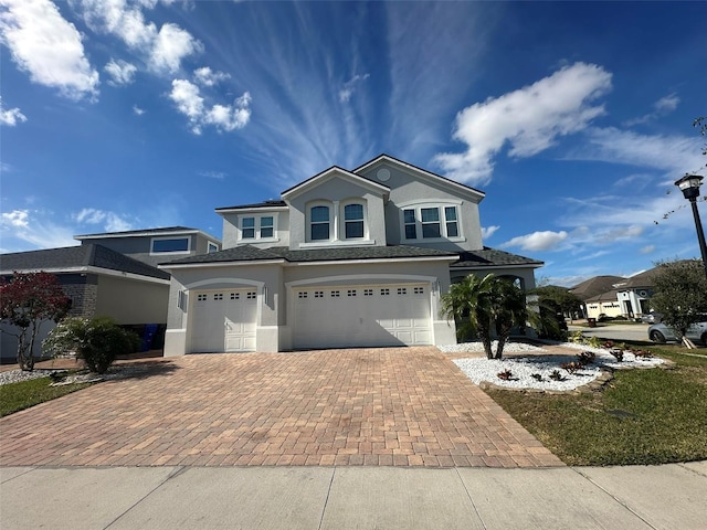 view of front property featuring a garage