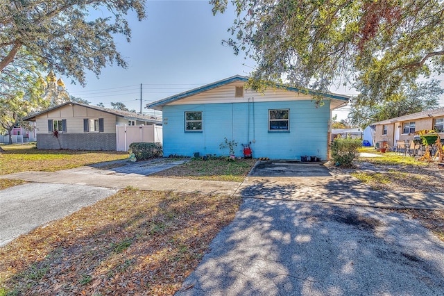 view of front of property