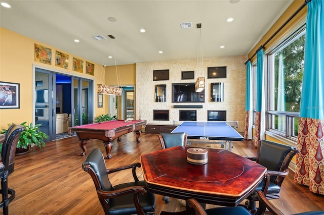 playroom featuring visible vents, recessed lighting, pool table, and wood finished floors