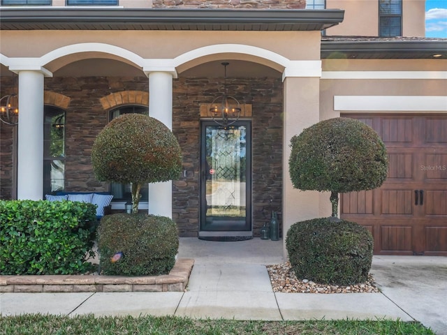 entrance to property featuring a porch