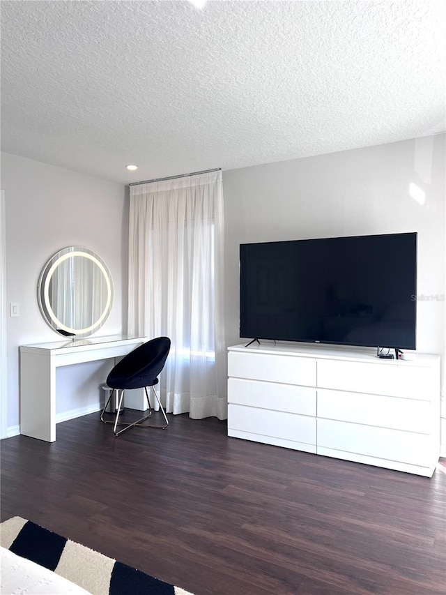 526 First Cape Coral Dr, Winter Garden, FL 34787 - interior space with dark hardwood / wood-style floors and a textured ceiling