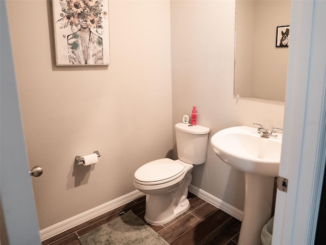 bathroom featuring toilet