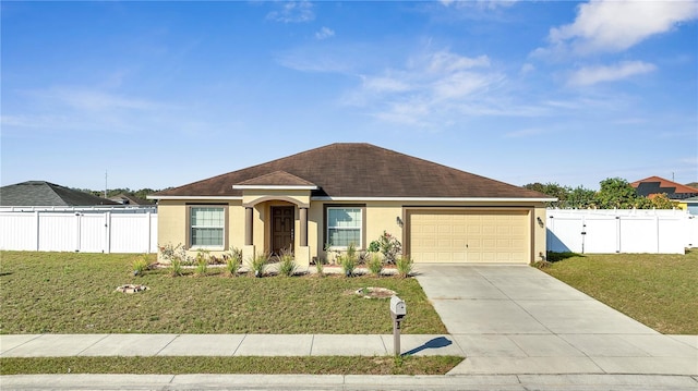 ranch-style home featuring a front lawn