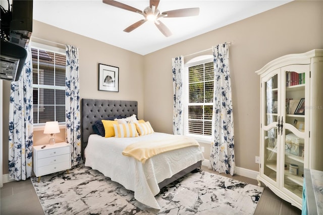 bedroom with ceiling fan