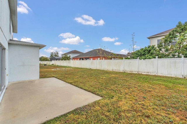 view of yard with a patio