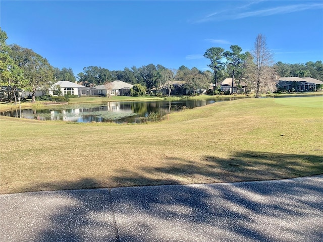 view of yard featuring a water view