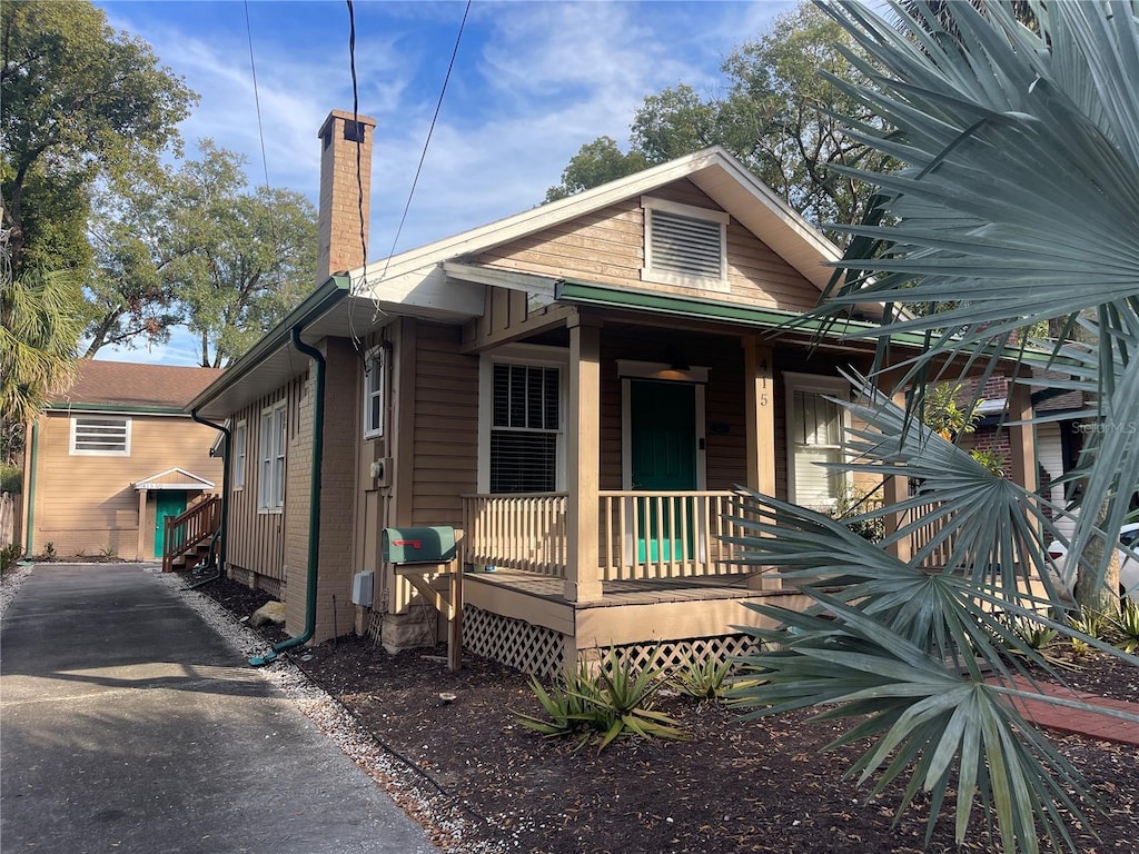 bungalow-style house with covered porch