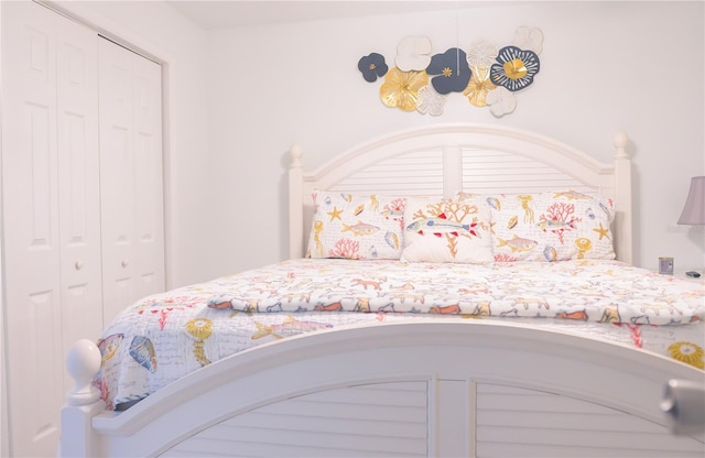 bedroom featuring a closet