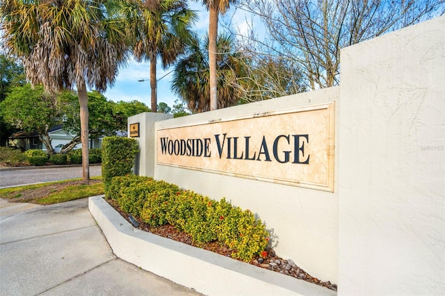 view of community / neighborhood sign