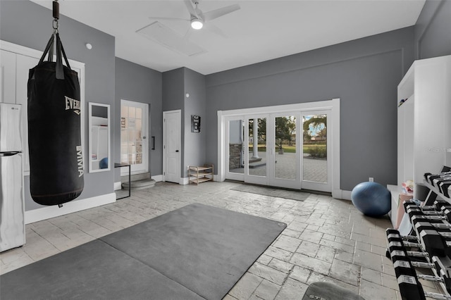 exercise room featuring ceiling fan