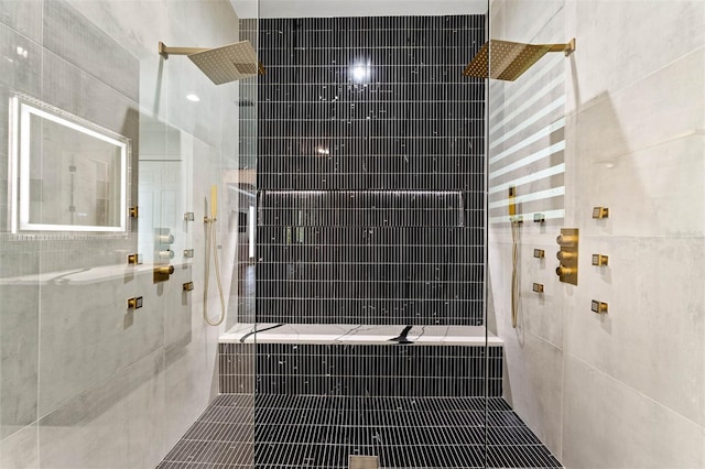10416 Pocket Ln, Orlando, FL 32836 - full bath featuring a walk in shower