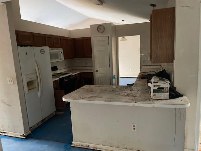 kitchen with vaulted ceiling, kitchen peninsula, white appliances, and decorative light fixtures