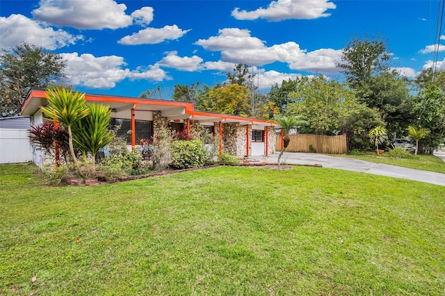 view of front of house with a front lawn