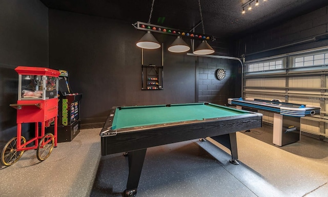 rec room featuring pool table