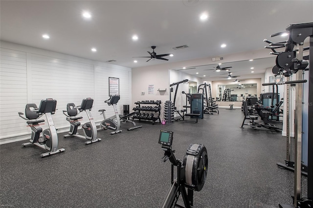 exercise room featuring ceiling fan