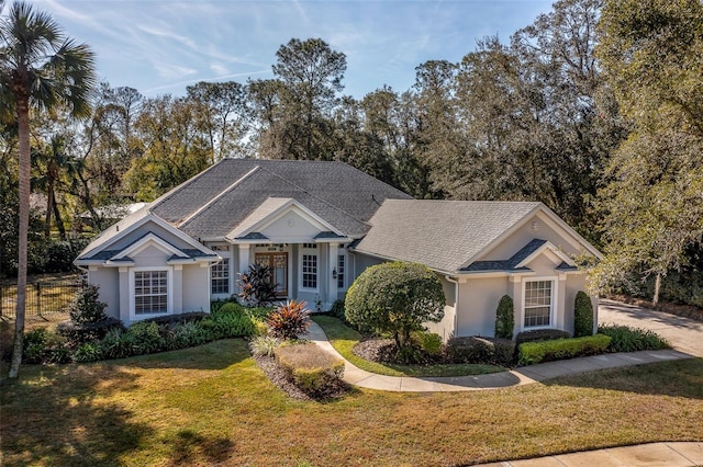 view of front of property with a front yard