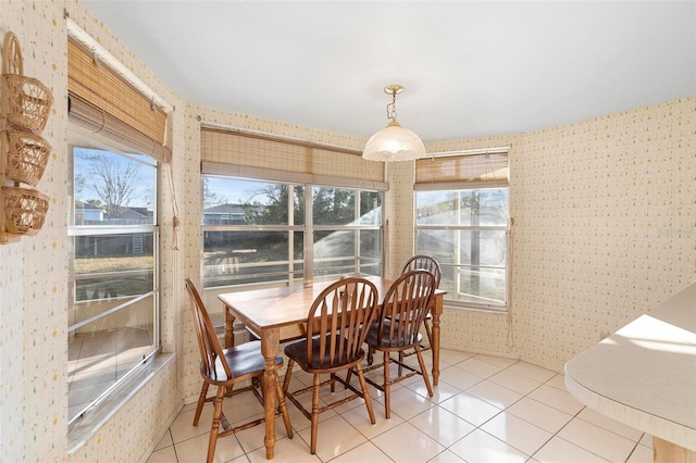 dining room featuring light tile patterned floors