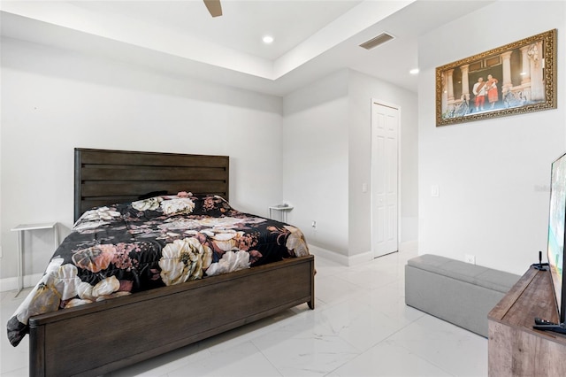 bedroom featuring ceiling fan