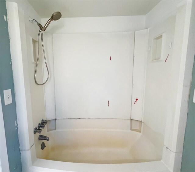 bathroom featuring shower / bathtub combination