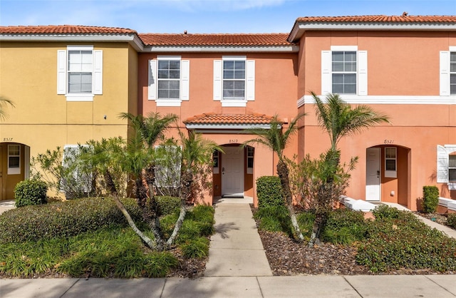 view of mediterranean / spanish-style house