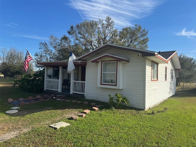 view of front of property with a front yard