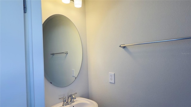 bathroom featuring sink