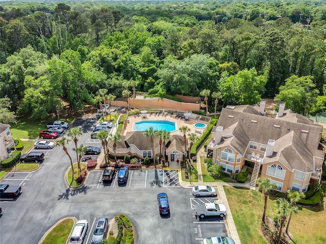 bird's eye view with a view of trees