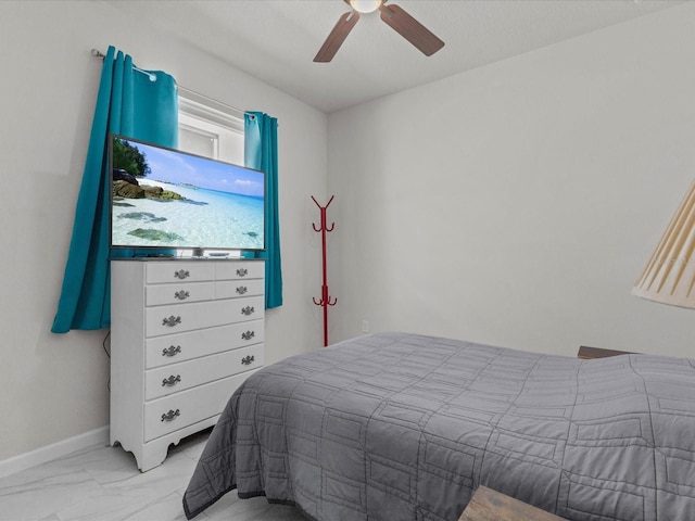 bedroom with ceiling fan