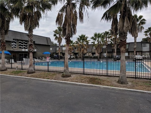 view of swimming pool