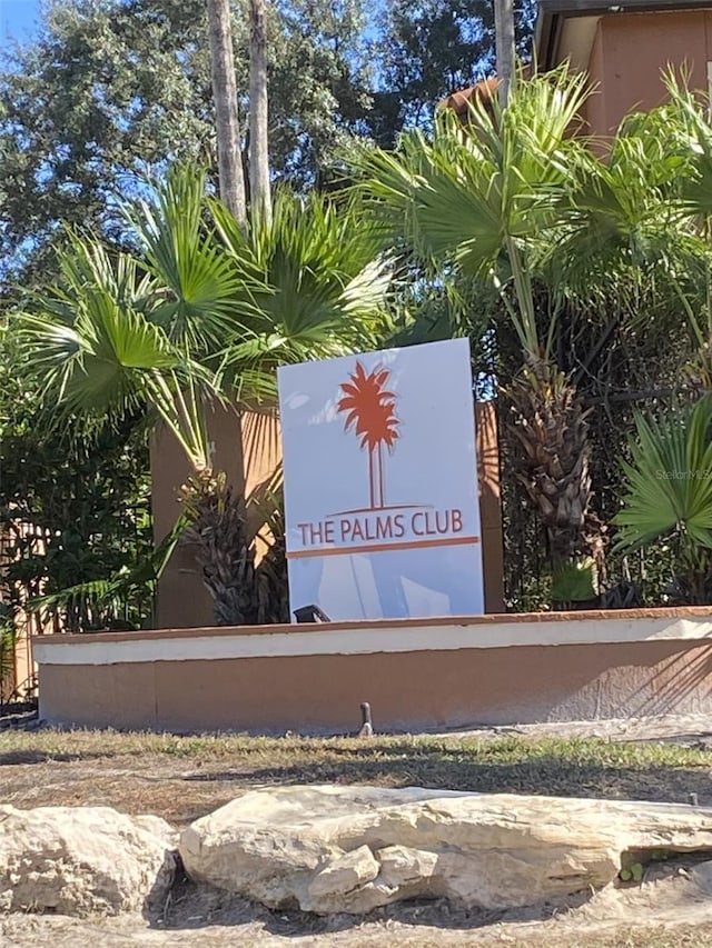 view of community / neighborhood sign