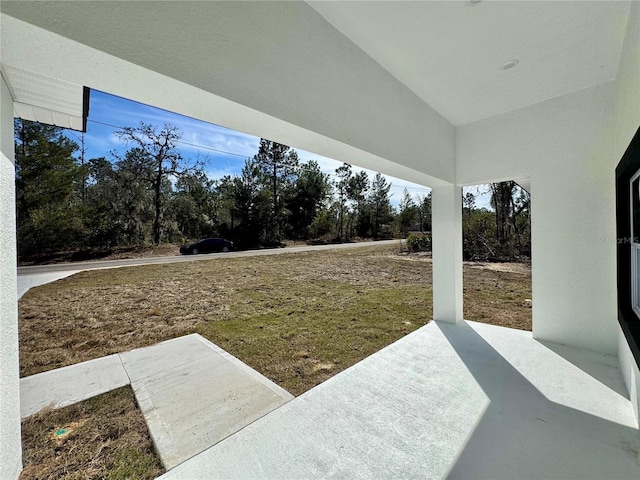 view of yard featuring a patio area