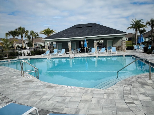 4425 Lions Gate Ave, Clermont, FL 34711 - community pool with a patio