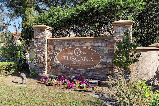 view of community / neighborhood sign