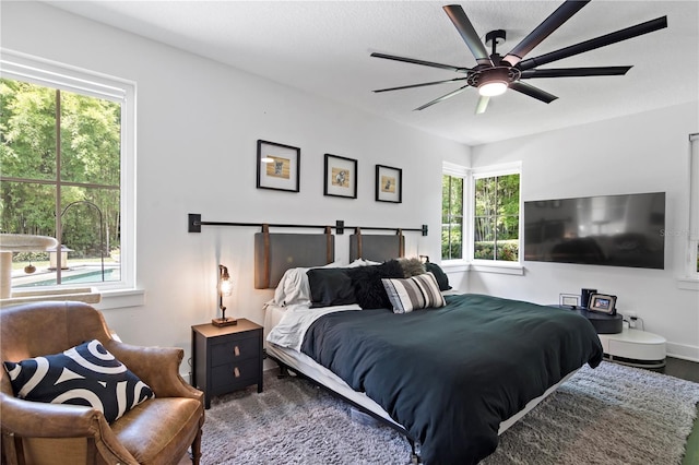 bedroom featuring ceiling fan