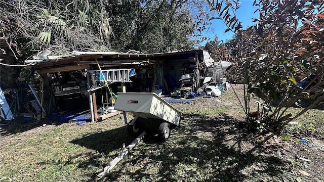 view of yard with a carport