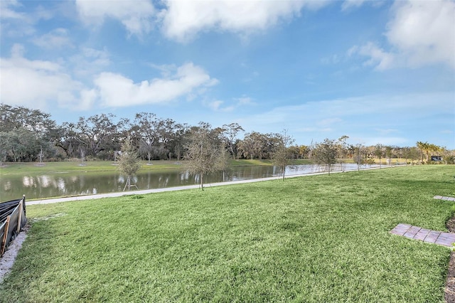 view of yard featuring a water view