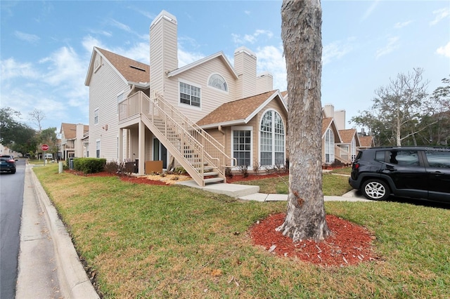 view of front of house featuring a front yard