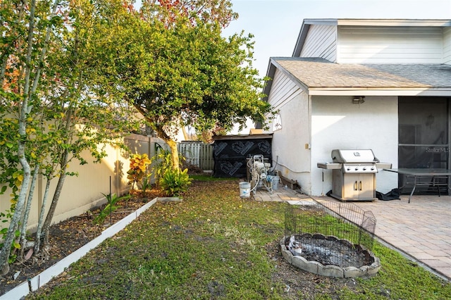 view of yard featuring a patio