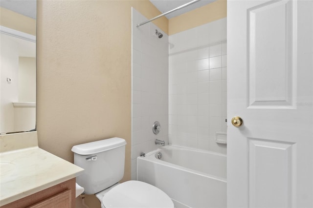 980 Crestwood Commons Ave, Ocoee, FL 34761 - bathroom featuring vanity, toilet, and shower / tub combination
