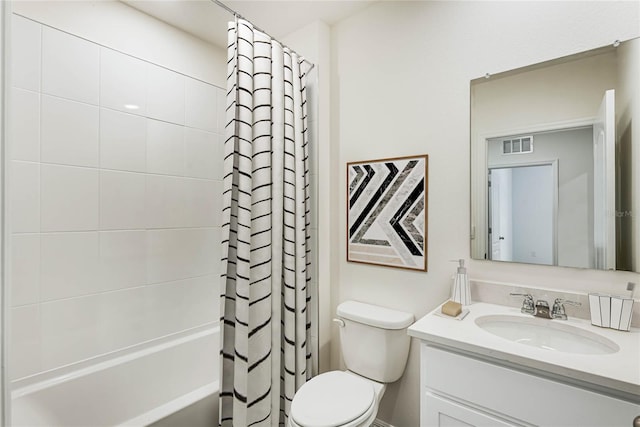 5626 Paddock Fence Ln, Apopka, FL 32712 - full bath featuring toilet, visible vents, shower / bath combo with shower curtain, and vanity