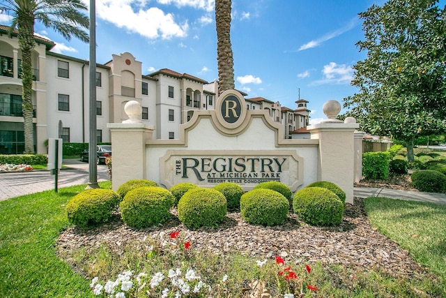 view of community / neighborhood sign