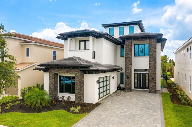 view of front facade with a garage