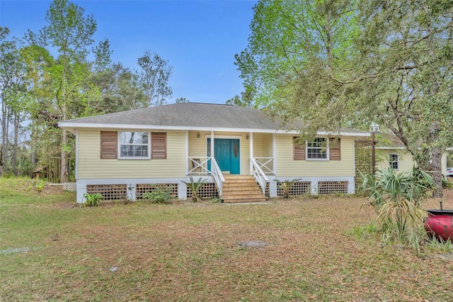 view of front facade with a front yard