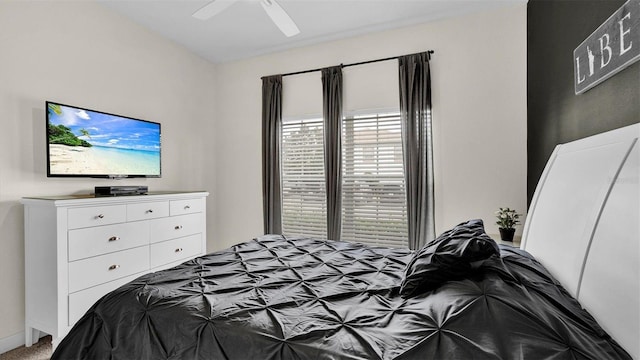 bedroom with ceiling fan