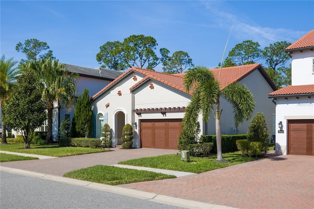 view of mediterranean / spanish-style house