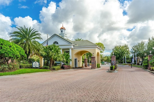 view of front of property